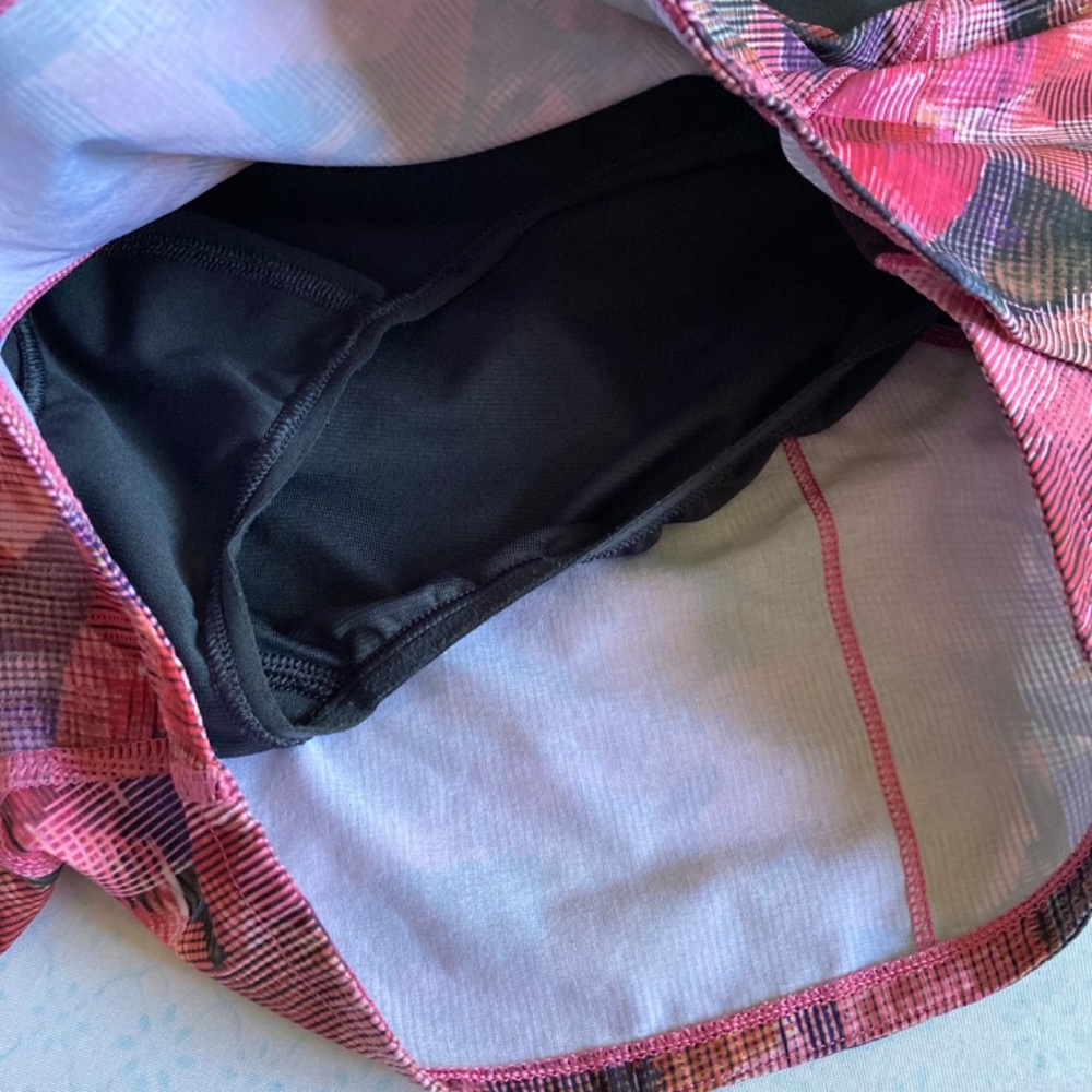 Lululemon women’s shorts - Picture 4 of 6